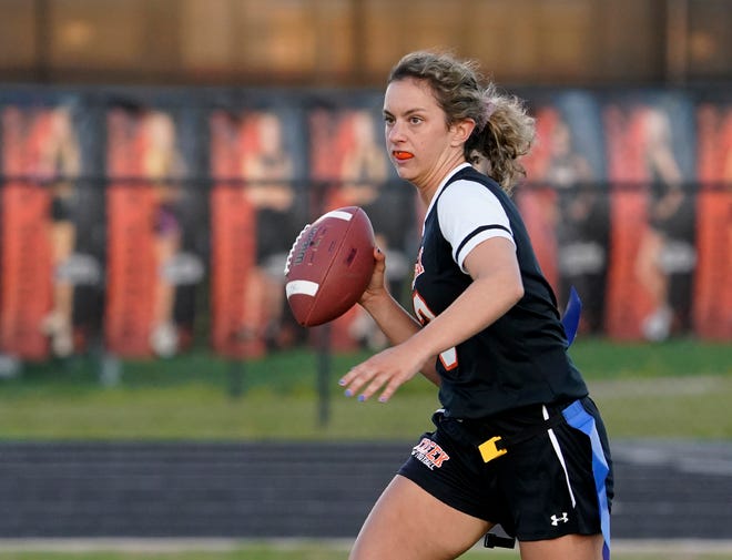 Kristiana Cummins threw a touchdown pass to Amber DiQuattro with 37 seconds left as the Hawks defeated New Smyrna Beach 7-6 for the District 3-2A flag football championship.