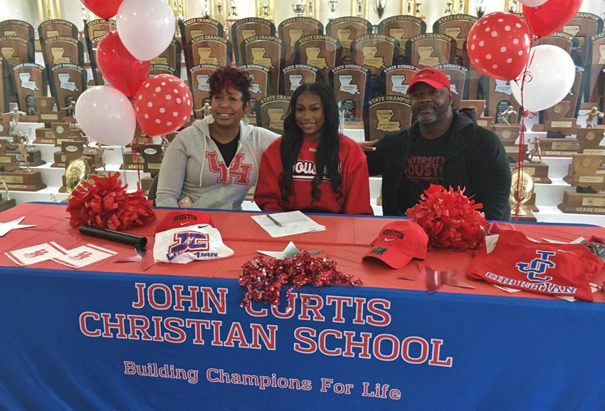 Raven Nunnery signed with the University of Houston