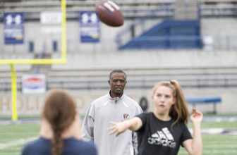 Ex-NFL players lead girls flag football clinic at Montana State | Local Sports