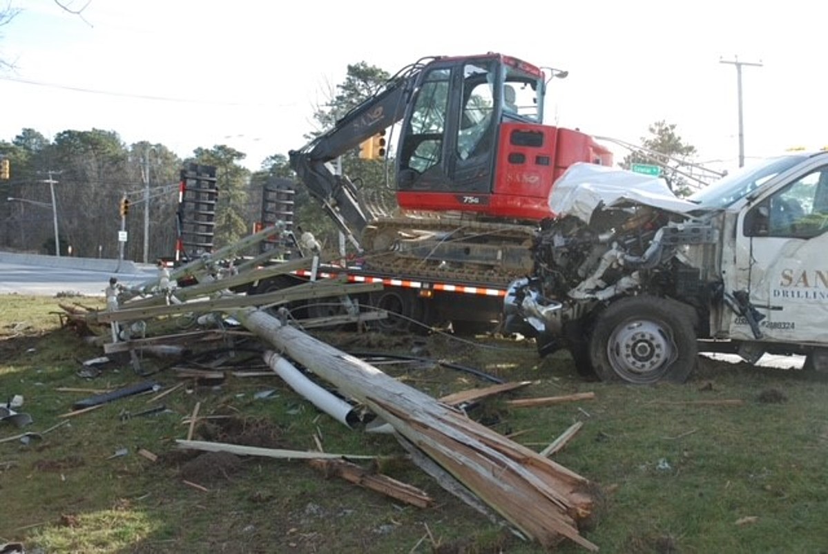 Distracted driving may have led to truck collision in Manchester