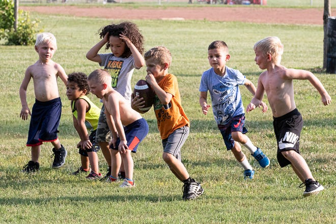 The Chillicothe Youth Flag Football League encourages parents to sign their children up for the upcoming summer season.