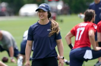 Seahawks coaching intern uses football smarts to break barriers: ‘I can do this’